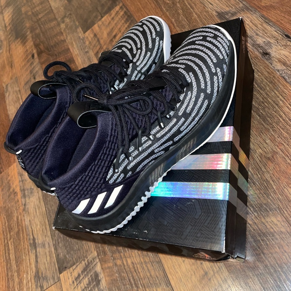 Dame 4 BHM.